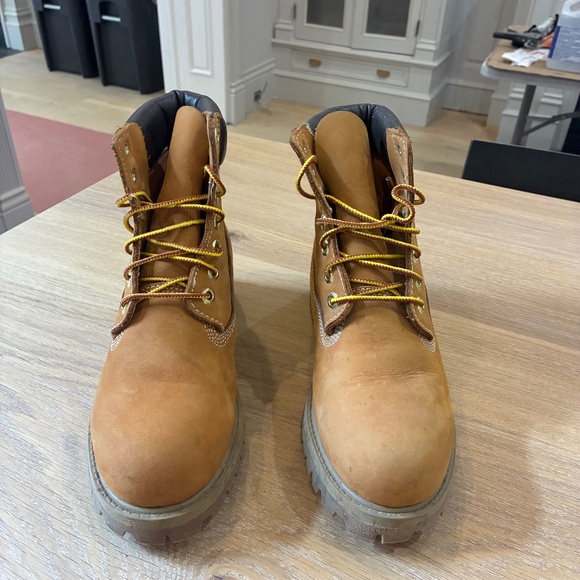 TIMBERLAND PREMIUM 6 INCH WATERPROOF BOOTS  SIZE 7 - Picture 2 of 16